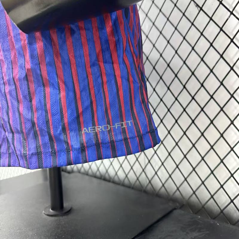 Paris Saint-Germain Edición Especial Versión Jugador 2026/27 (Morada) 10