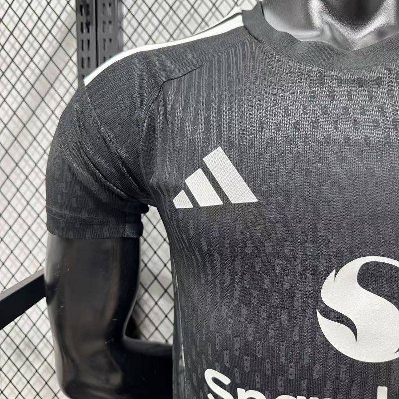 Manchester United Portero Versión Jugador 2026/27 (Negra) 4