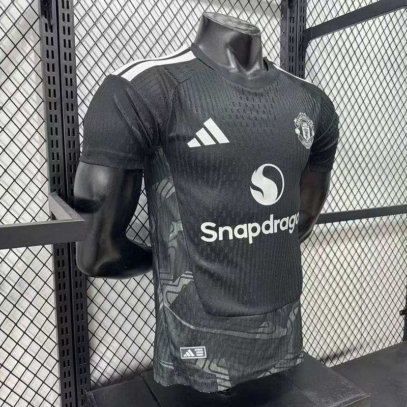 Manchester United Portero Versión Jugador 2026/27 (Negra) 8