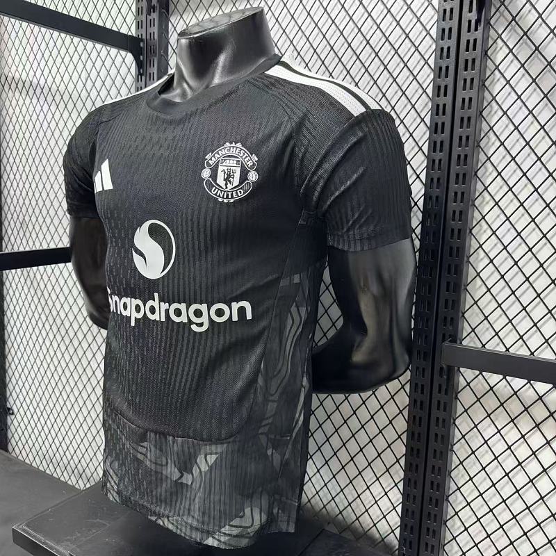 Manchester United Portero Versión Jugador 2026/27 (Negra) 9