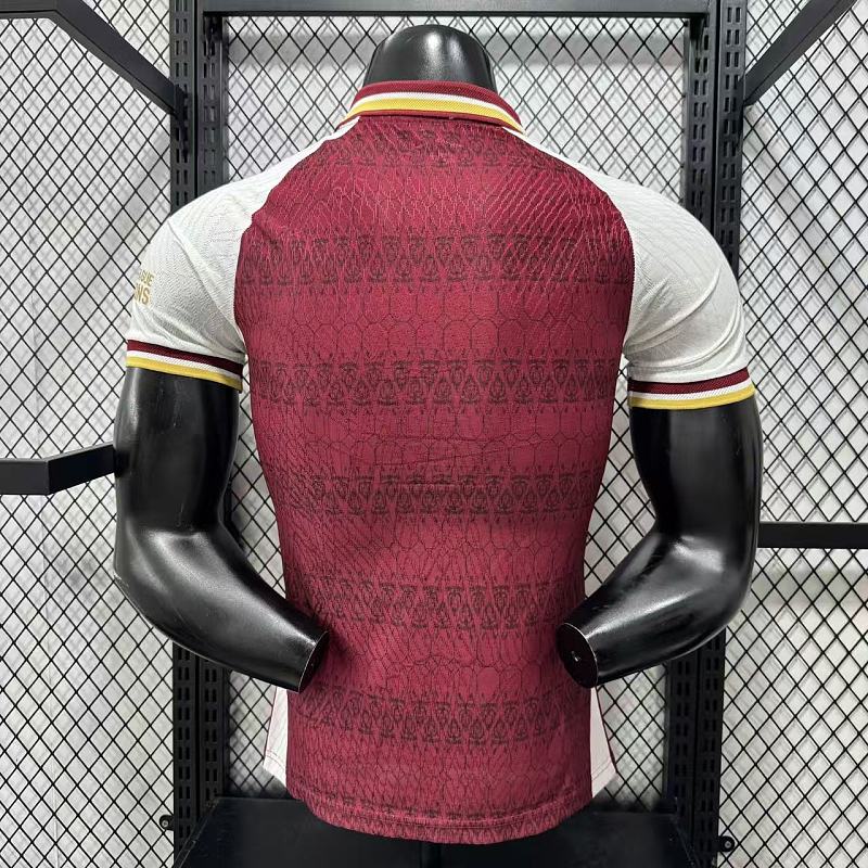 Arsenal Edición Especial Versión Jugador 2026 (Granate) 2
