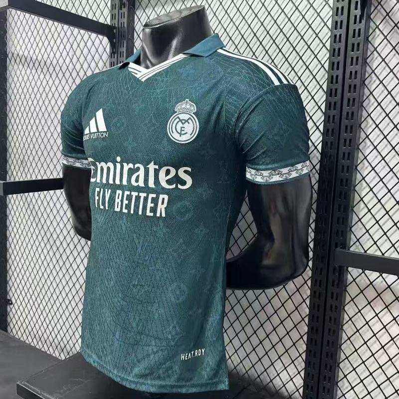 Real Madrid Edición Especial Versión Jugador 2026/27 (Verde) 4