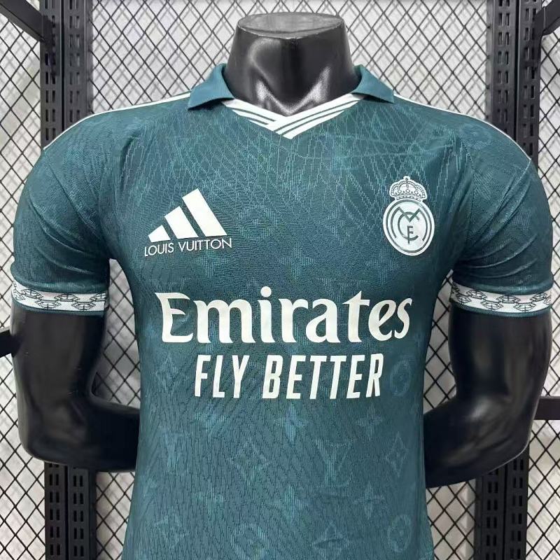 Real Madrid Edición Especial Versión Jugador 2026/27 (Verde) 8