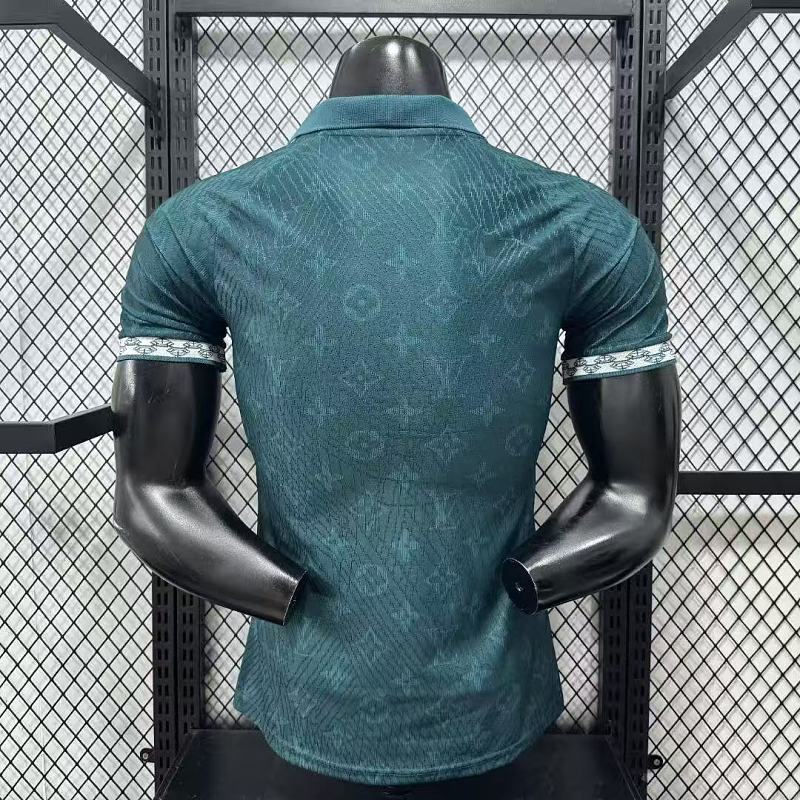Real Madrid Edición Especial Versión Jugador 2026/27 (Verde) 9