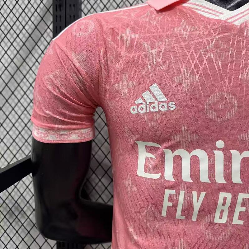 Real Madrid Edición Especial Versión Jugador 2026/27 (Rosa) 7
