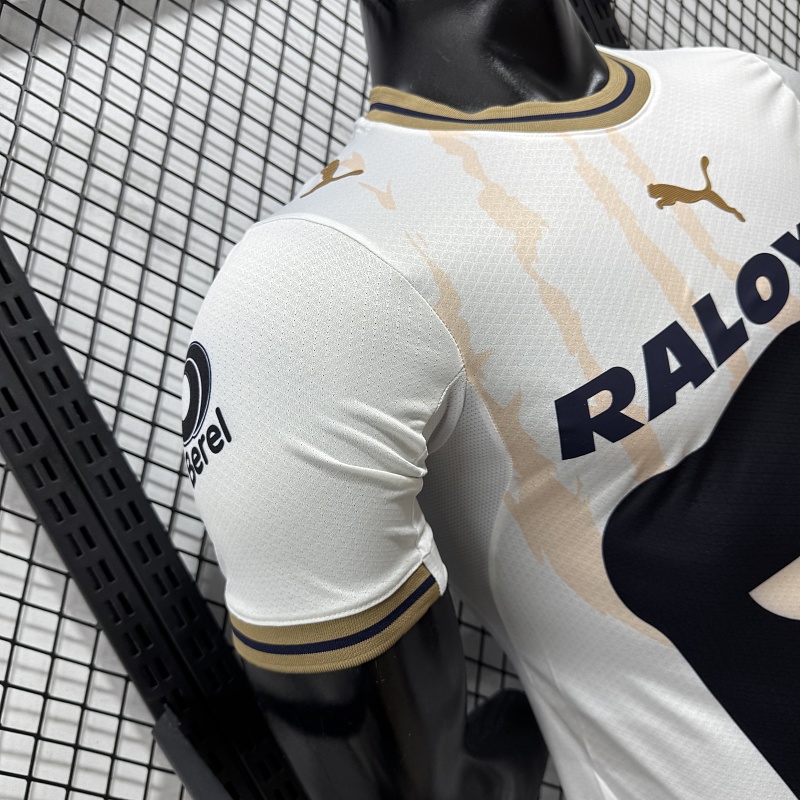 Pumas UNAM Local Versión Jugador 2026/27 (Blanca) 5