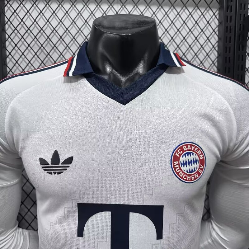Bayern Munich Visitante Versión Jugador 2026/27 (Blanca, Manga Larga) 10