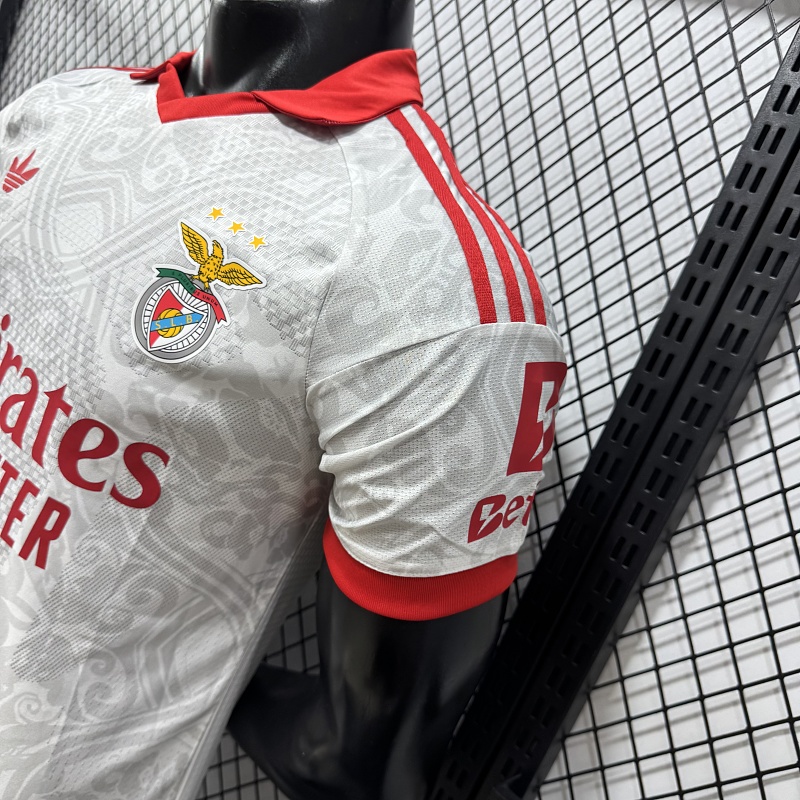 Benfica Visitante Versión Jugador 2026/27 (Blanca) 4
