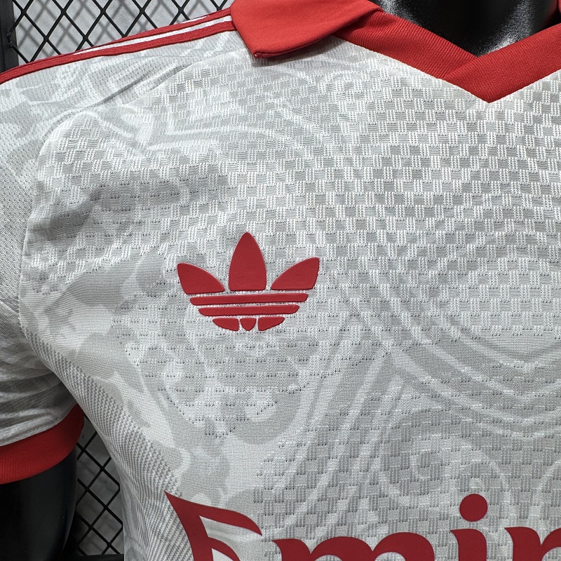 Benfica Visitante Versión Jugador 2026/27 (Blanca) 9
