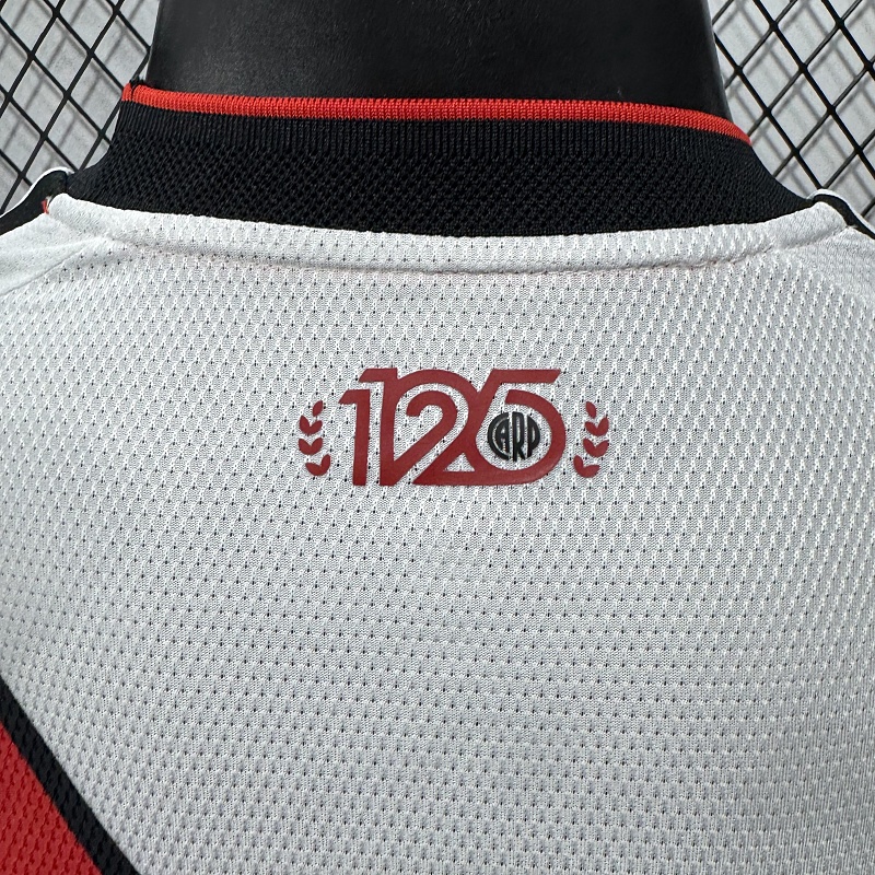River Plate Local Versión Jugador 2026/27 (Blanca, Manga Larga) 2