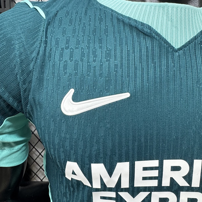 Brighton Tercera Versión Jugador 2026/27 (Azul Marino) 8