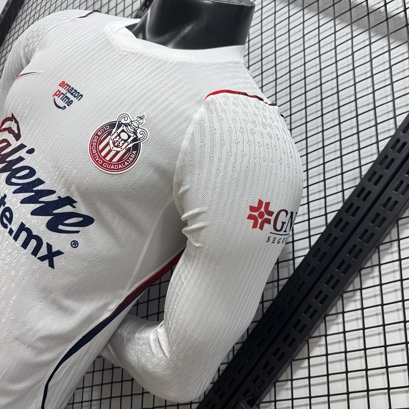 Chivas Guadalajara Visitante Versión Jugador 2026/27 (Blanca, Manga Larga) 3