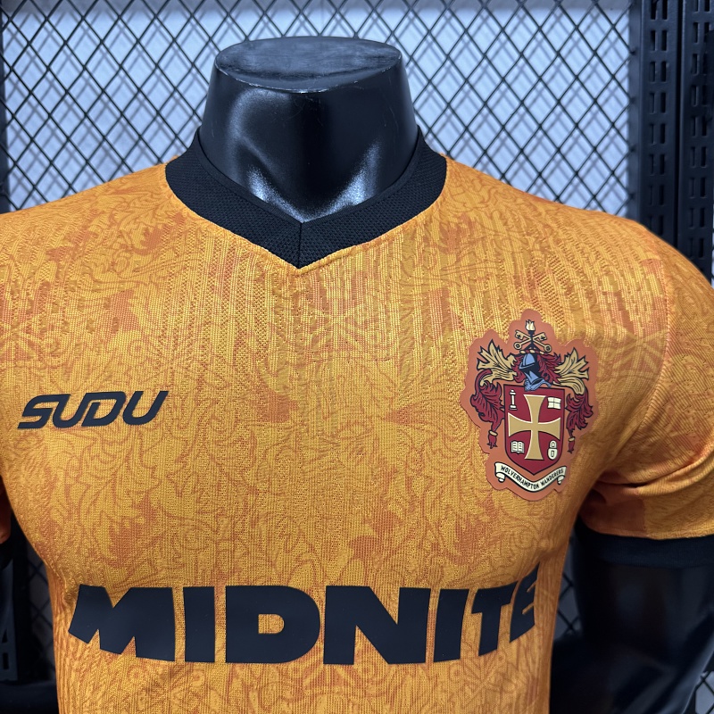 Wolverhampton Local Versión Jugador 2026/27 (Naranja) 10