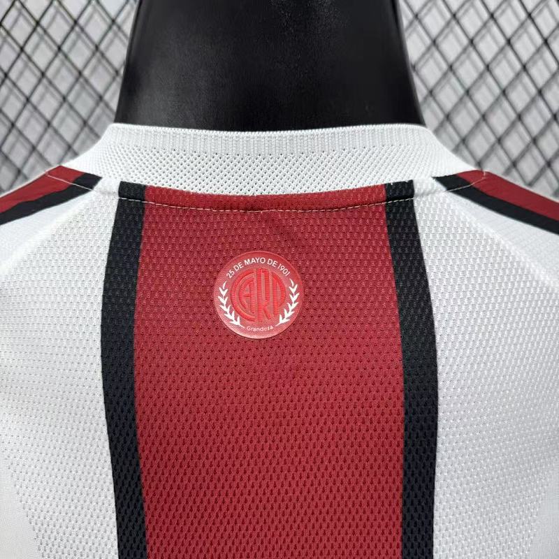 River Plate Visitante Versión Jugador 2026/27 (Blanca, Manga Larga) 2
