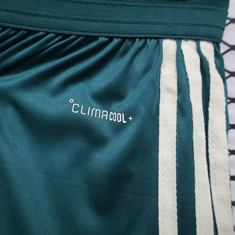 Real Madrid Short Visitante Versión Jugador 2026/27 (Verde) 2