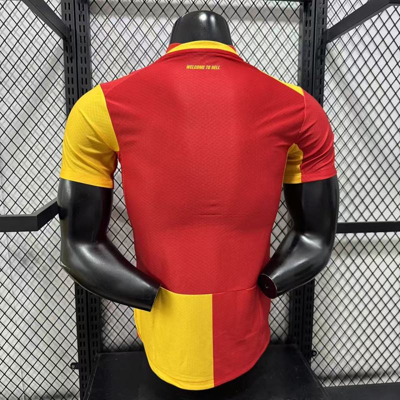 Galatasaray Local Versión Jugador 2026/27 (Roja) 12
