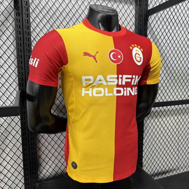 Galatasaray Local Versión Jugador 2026/27 (Roja) 8