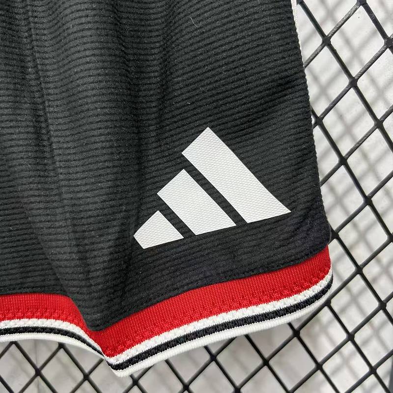 Manchester United Short Local Versión Jugador 2026/27 (Negro) 4