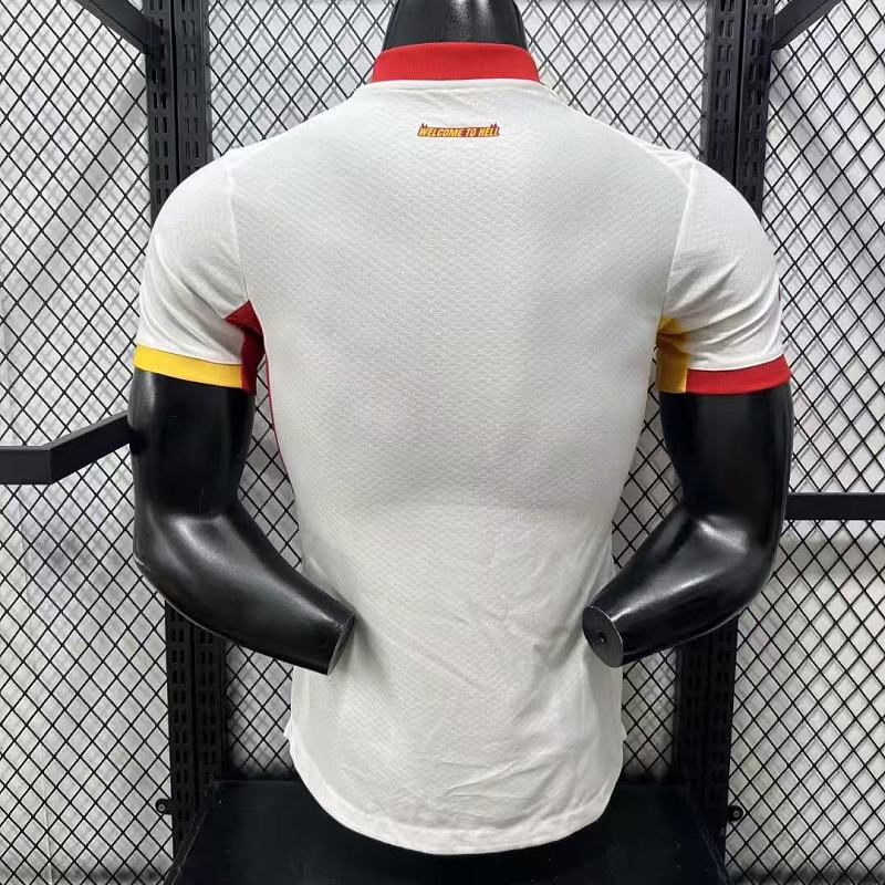 Galatasaray Visitante Versión Jugador 2026/27 (Blanca) 8
