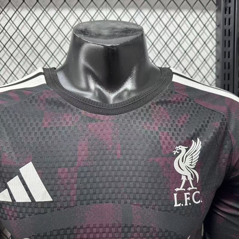Liverpool Tercera Versión Jugador 2026/27 (Negra, Manga Larga) 11