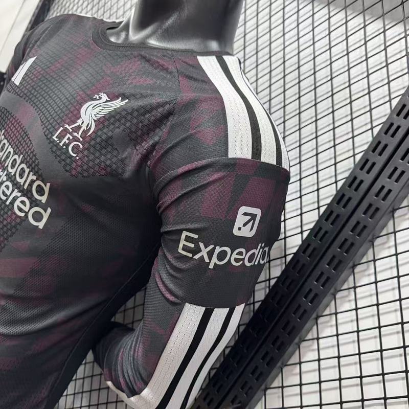 Liverpool Tercera Versión Jugador 2026/27 (Negra, Manga Larga) 4