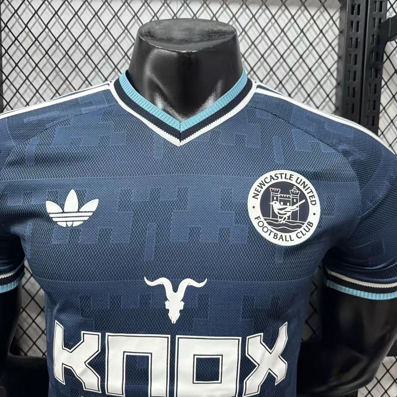 Newcastle United Visitante Versión Jugador 2026/27 (Azul Marino) 10