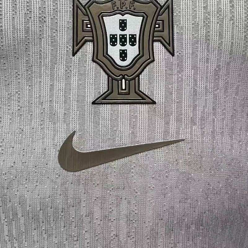 Portugal Edición Especial Versión Jugador 2026 (Beige) 4