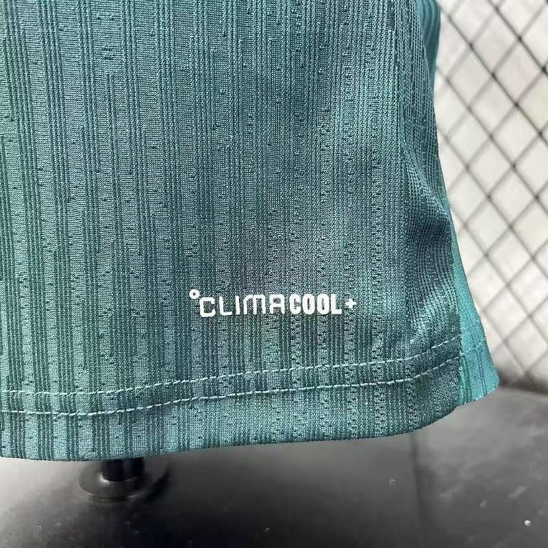 Real Madrid Camiseta de Entrenamiento Versión Jugador 2026/27 (Verde) 2