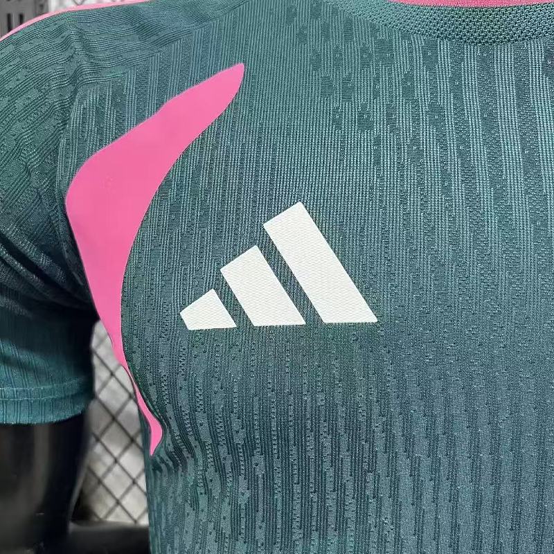 Real Madrid Camiseta de Entrenamiento Versión Jugador 2026/27 (Verde) 6